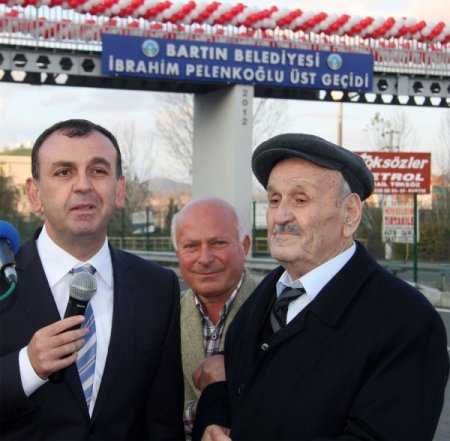 Babadan oğula dua: Allah’ım da seni sırat köprüsünden geçirsin