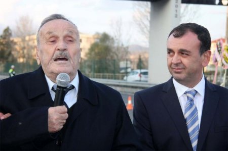 Babadan oğula dua: Allah’ım da seni sırat köprüsünden geçirsin