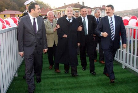 Babadan oğula dua: Allah’ım da seni sırat köprüsünden geçirsin