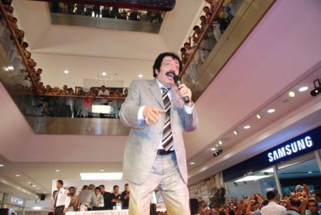 Babalar Günü'nde Müslüm Baba İzdihamı Yaşandı