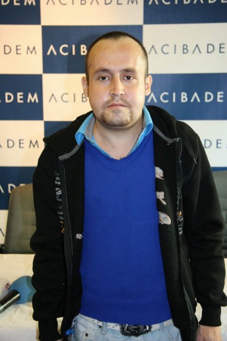 Babalarının verdiği böbreklerle iyileştiler