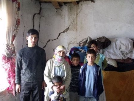 Babanın Evi Terkettiği 6 Çocuklu Tomris Ailesi Yardım Bekliyor