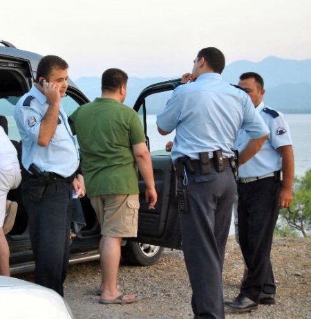 Babasına Kızdı Aracı Uçurumdan Aşağı Sürdü