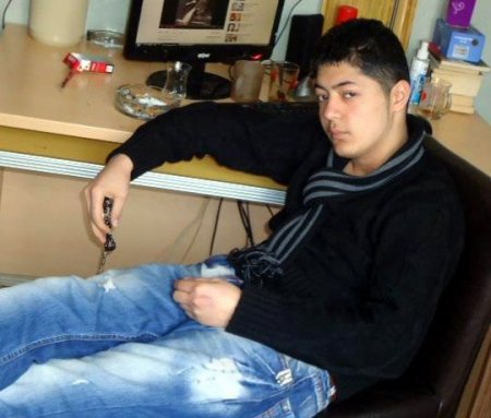 Babasını Bıçakladı, Bir Hafta Cesediyle Yaşadı