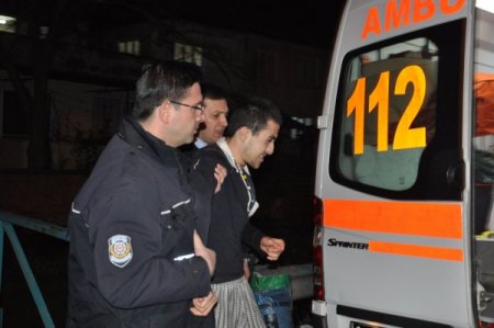 Babasını bıçakladı