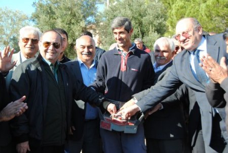 Babasının 80 yıl önce öğretmenlik yaptığı köye Anadolu lisesi yaptırıyor