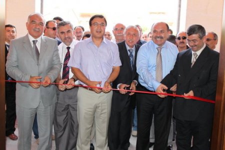 Babasının Adına Bin Kişilik Cami Yaptırdı