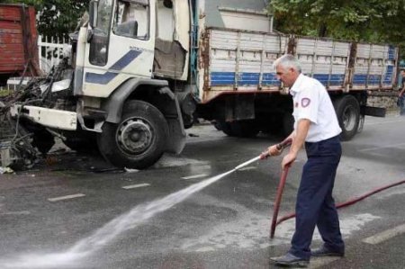 Babasının Kamyonunu Kaçıran 14 Yaşındaki Çocuk Kaza Yaptı: 1 Ölü, 2 Yaralı