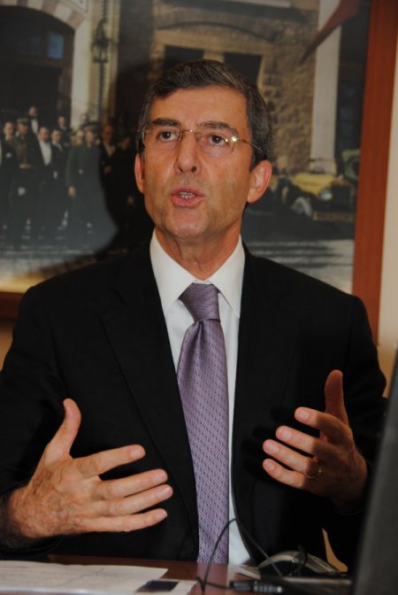 Badak: Paris ve Londra'dan sonra en fazla turisti Antalya ağırlıyor