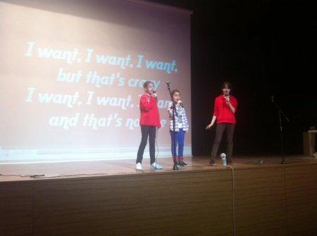 Bademlili miniklerden 'Yeteneklisiniz Bademli' şovu