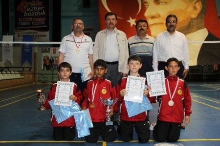 Badminton’da Şampiyon Erzincan