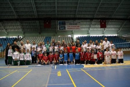 Badminton’da Şampiyon Erzincan