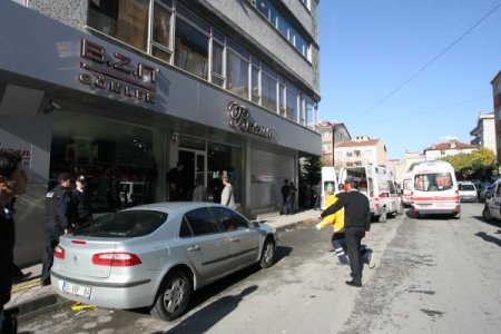 Bağcılar’da cinayet: 3 ölü 2 yaralı