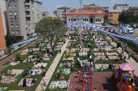 Bağcılar'da Kayısı Bahçesi Pikniğe Açıldı