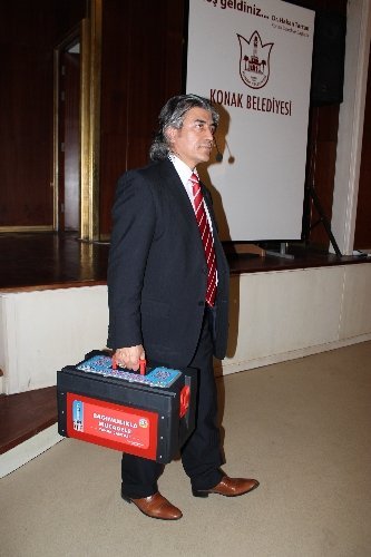 Bağımlılığa karşı takım çantası