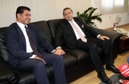 Bağış: Hristofyas dişini biraz daha sıksın, yakında şapkayı alıp gidiyor