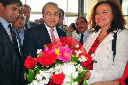 Bağış: Ülkeler, kardeşlikle bölünmez, kalleşlikle bölünür