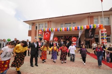 Bağışlarla yapılan okula YGS birincisinin adı verildi