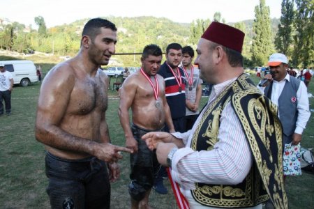 Bağlık Karakucak Güreş Yarışması'nın başpehlivanı İsmail Keskin oldu
