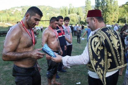 Bağlık Karakucak Güreş Yarışması'nın başpehlivanı İsmail Keskin oldu