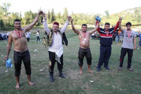 Bağlık Karakucak Güreş Yarışması'nın başpehlivanı İsmail Keskin oldu