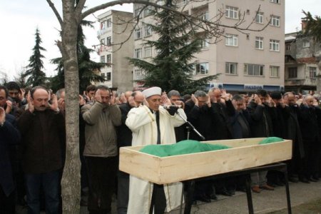 Bahadırlı Köyü Eski Muhtarı Osman Bahadır Gözyaşları Arasında Son Yolculuğuna Uğurlandı