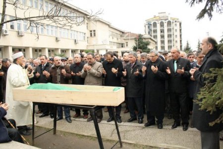 Bahadırlı Köyü Eski Muhtarı Osman Bahadır Gözyaşları Arasında Son Yolculuğuna Uğurlandı