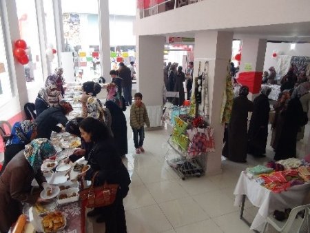 BAHAR - DER, ihtiyaç sahibi öğrenciler yararına kermes açtı