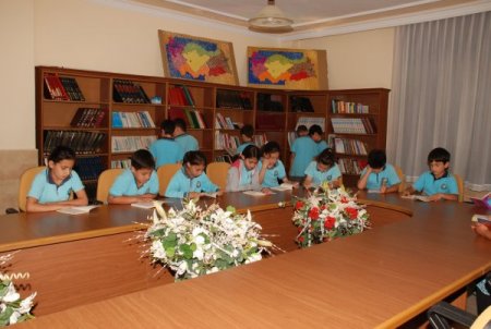 Bahar Koleji her eve bir kütüphane kuruyor