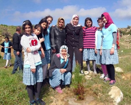 Bahar Koleji öğrencileri 250 fidan dikti