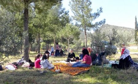 Bahara dirlikte merhaba dediler