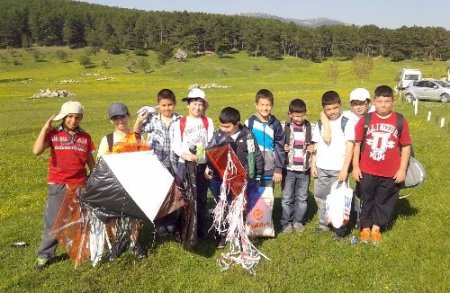 Baharı uçurtma şenliğiyle kutladılar