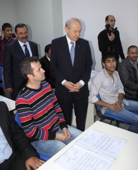 Bahçeli, Etimesgut’ta kent konseyi binasının açılışını yaptı