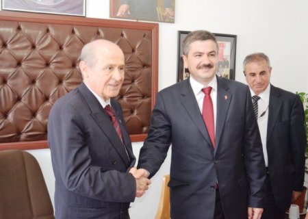 Bahçeli: Başbakan Tek Adam Rolü Oynuyor