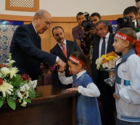 Bahçeli: Cumhuriyet Bayramı'nı krizin işareti olarak görmek yanlış olur