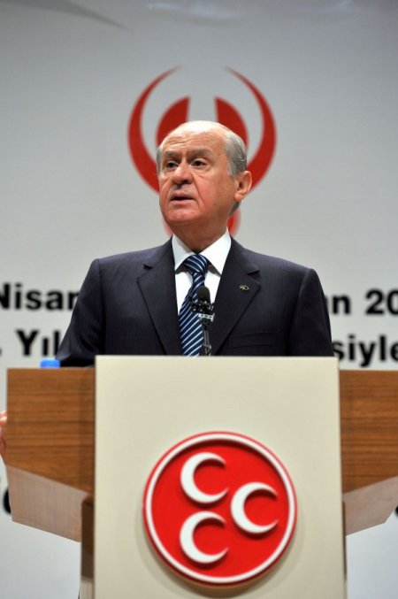 Bahçeli: Halk oylaması Türkiye'ye ayrı bir külfet getirir
