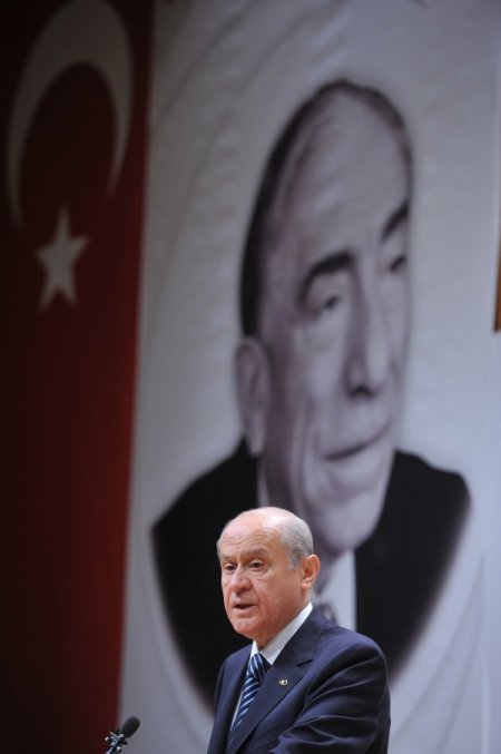 Bahçeli: Halk oylaması Türkiye'ye ayrı bir külfet getirir