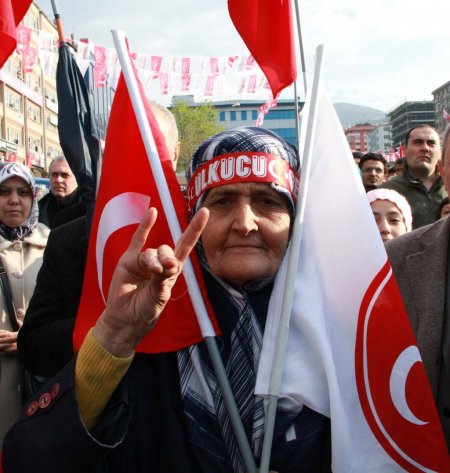 Bahçeli: Hükümeti yıkmak isteyenler kötü, devleti yıkmak isteyenler mi iyidir?