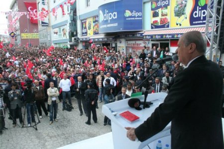 Bahçeli: Kaset Ve İstifalara Değinmedi, Başbakan'ı Eleştirdi