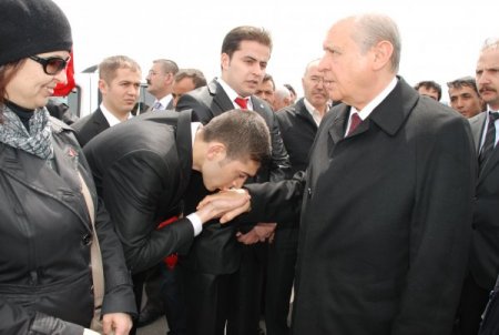 Bahçeli: Mutlaka Sandığı Giderek Oyunuzu Kullanın