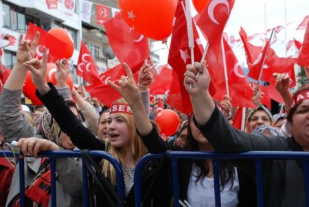 Bahçeli: Mutlaka Sandığı Giderek Oyunuzu Kullanın