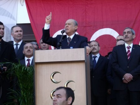 Bahçeli'den Balyoz Yorumu: Tsk'daki Darbeciler Ayıklanmalı Ancak Tsk'nın Varlığı İnkar Edilemez (1)