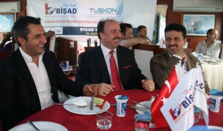 Bahçelievler İşadamları Derneği’nde Yabancı İşadamlarına Boğaz Turu Keyfi