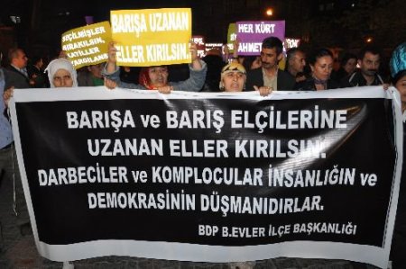 Bahçelievler'de Ahmet Türk'e 'yumruk' Protestosu Yapıldı