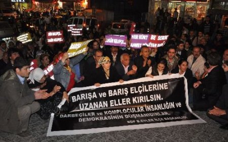 Bahçelievler'de Ahmet Türk'e 'yumruk' Protestosu Yapıldı