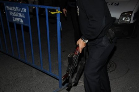 Bahçelievler'de karakola atılan bombalardan biri patlamamış halde bulundu