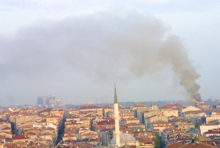 Bahçelievler'deki yangın kontrol altına alındı