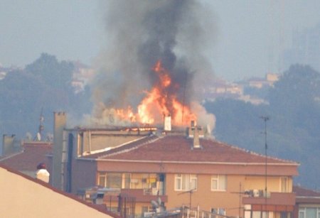 Bahçelievler'deki yangın kontrol altına alındı
