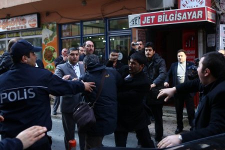 Bahçeli'nin ziyaretinde gazetecilere çirkin saldırı