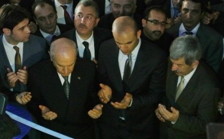 Bahçeli'ye memleketinde sıkma ve ıspanaklı börek ikram edildi